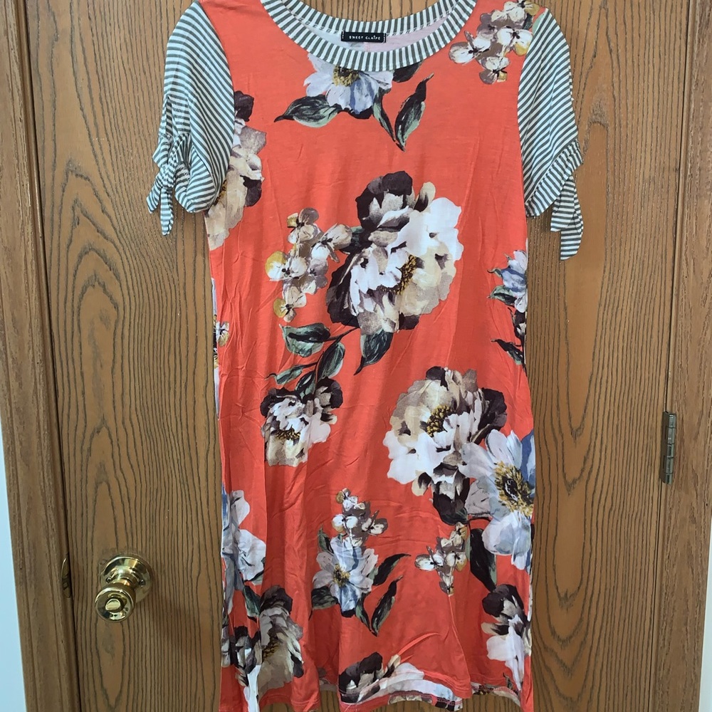 Floral tshirt dress
